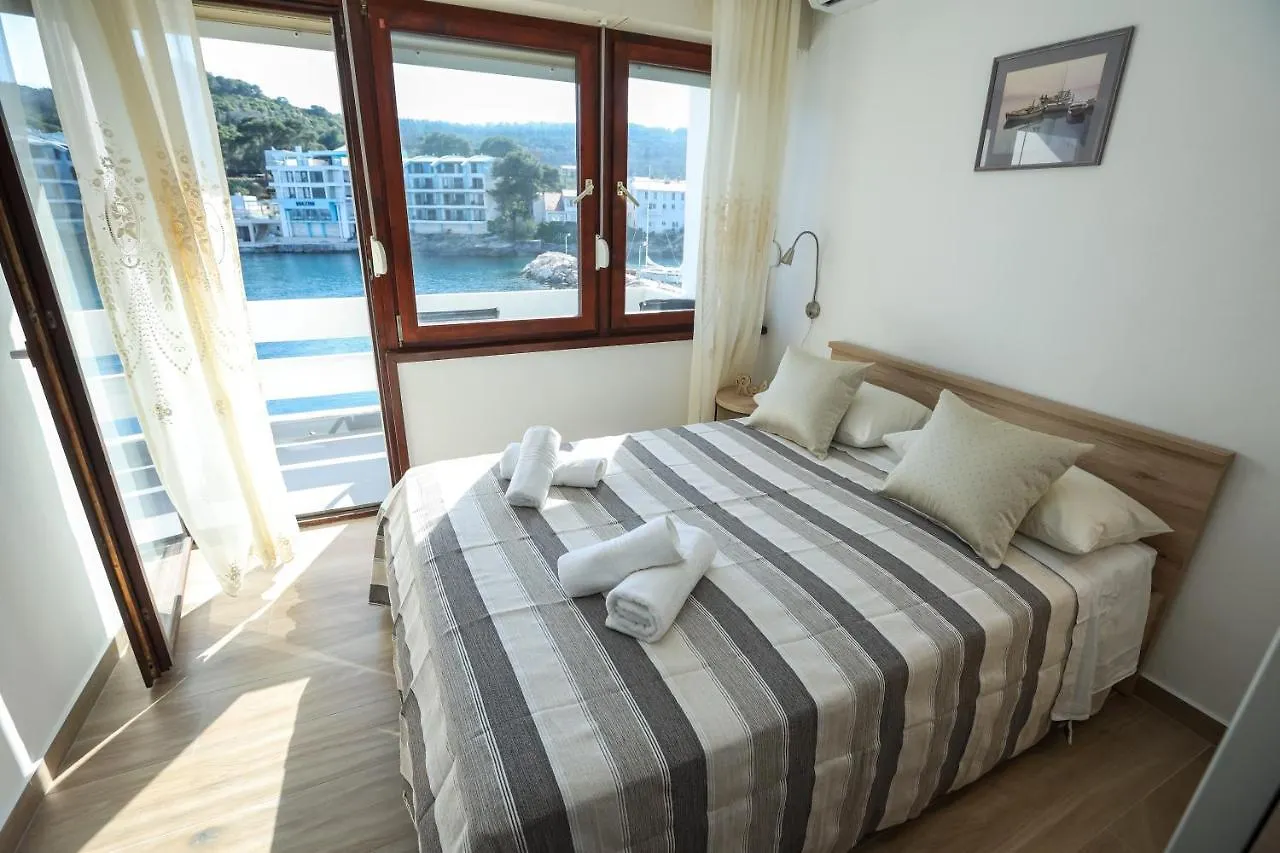 Beachfront Rooms Veli Kamik Božava Penzion